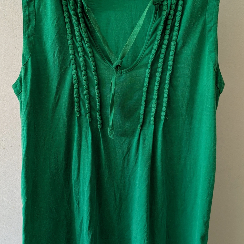 5 For $20 Banana Republic Kelly Green Top